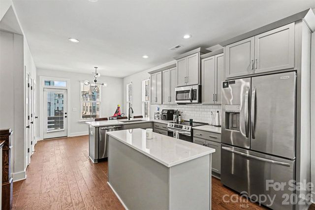 2305 Rozzelles Ferry Road, Charlotte, NC 28208