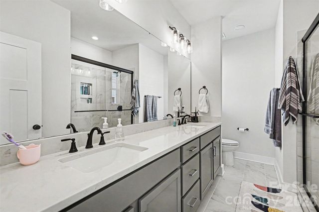 2305 Rozzelles Ferry Road, Charlotte, NC 28208