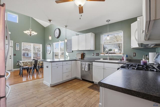 612 KATHRYN AVE, Rapid City, SD 57701
