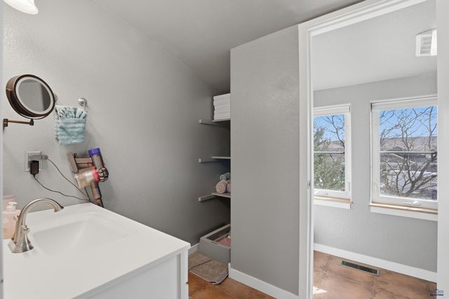 612 KATHRYN AVE, Rapid City, SD 57701