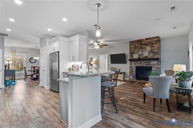 6231 Baileys Ridge Dr, New Kent, VA 23140