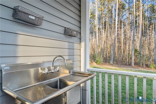 6231 Baileys Ridge Dr, New Kent, VA 23140