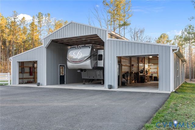 6231 Baileys Ridge Dr, New Kent, VA 23140