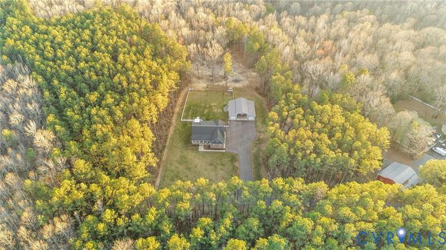 6231 Baileys Ridge Dr, New Kent, VA 23140