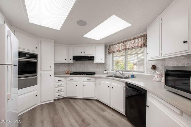 51 Saint Charles Court 51, Newbury Park, CA 91320