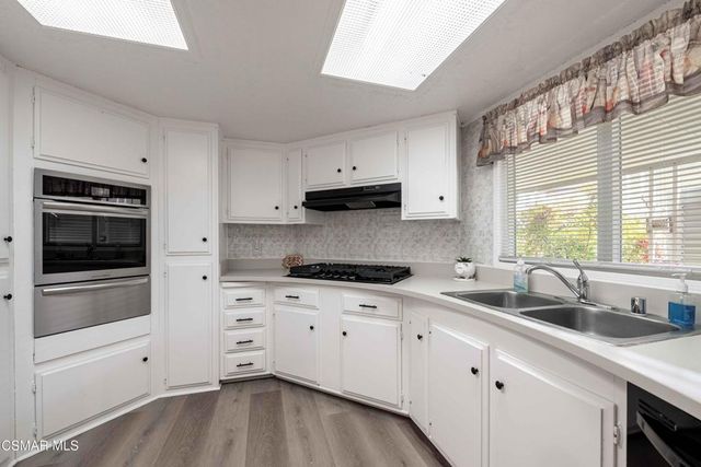 51 Saint Charles Court 51, Newbury Park, CA 91320
