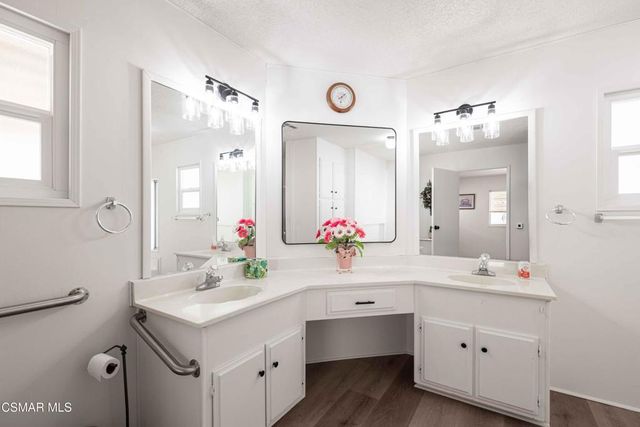 51 Saint Charles Court 51, Newbury Park, CA 91320