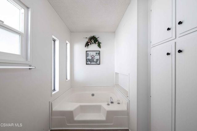 51 Saint Charles Court 51, Newbury Park, CA 91320