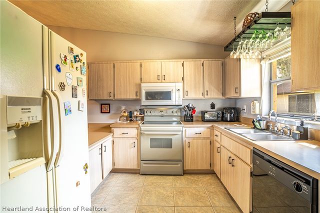 15 Charlton Drive, Lake Placid, FL 33852