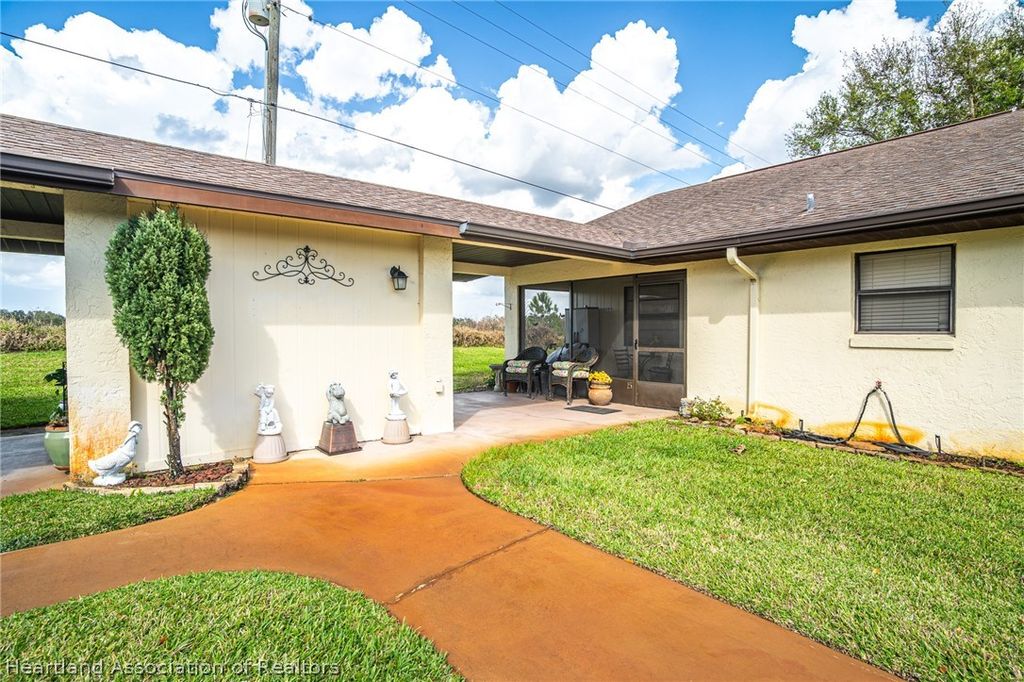 15 Charlton Drive, Lake Placid, FL 33852