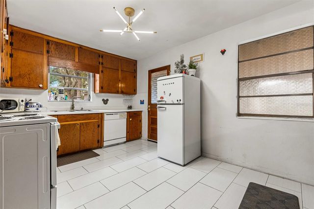 13 E MAGNOLIA STREET, Davenport, FL 33837