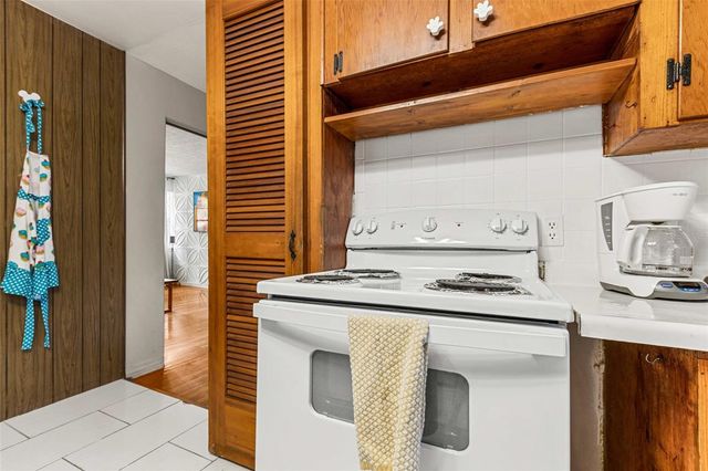 13 E MAGNOLIA STREET, Davenport, FL 33837