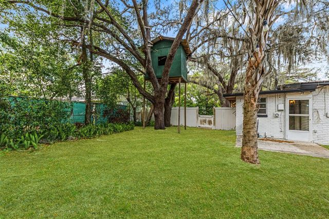 13 E MAGNOLIA STREET, Davenport, FL 33837