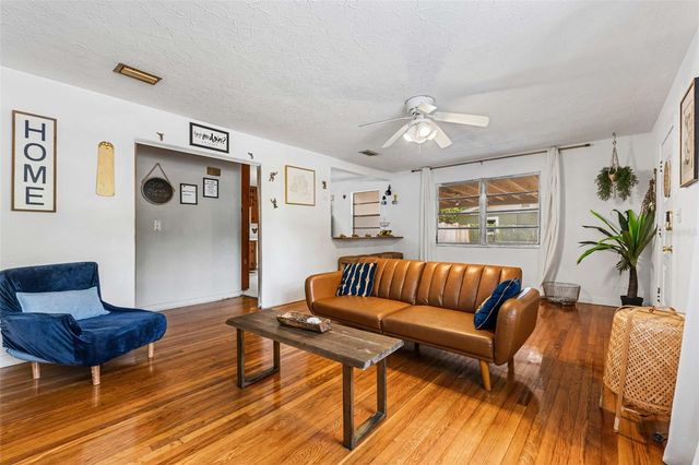 13 E MAGNOLIA STREET, Davenport, FL 33837