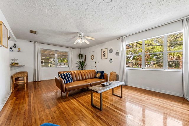 13 E MAGNOLIA STREET, Davenport, FL 33837