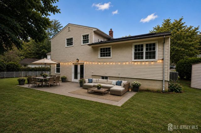 8 Alpine Court, East Brunswick, NJ 08816