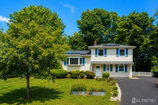 8 Alpine Court, East Brunswick, NJ 08816