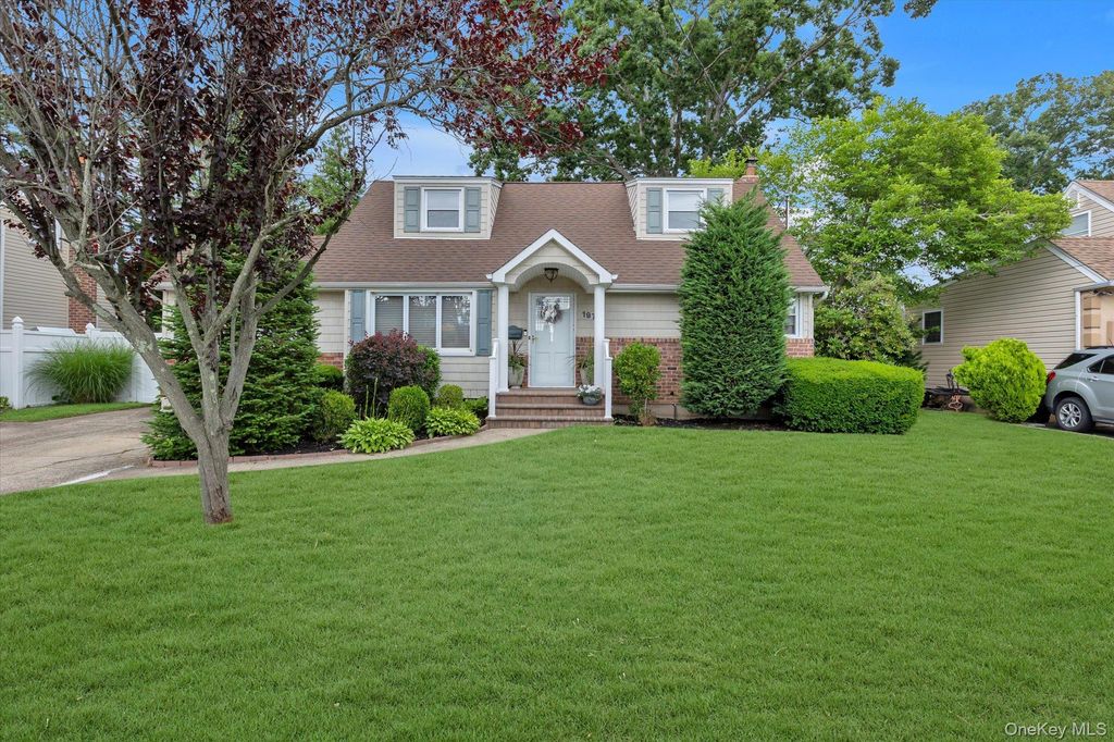 197 Walker Street, West Babylon, NY 11704