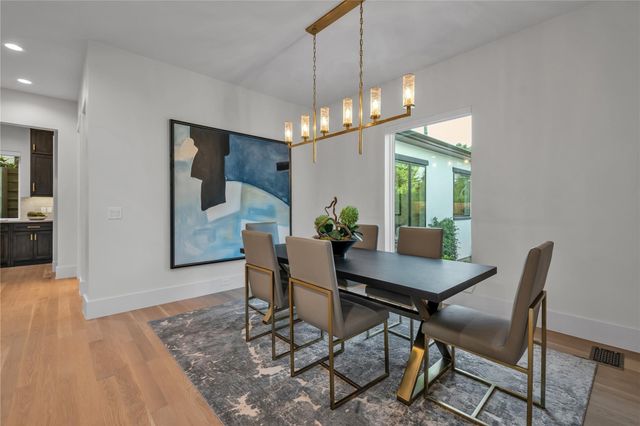 419 W Colorado Boulevard, Dallas, TX 75208