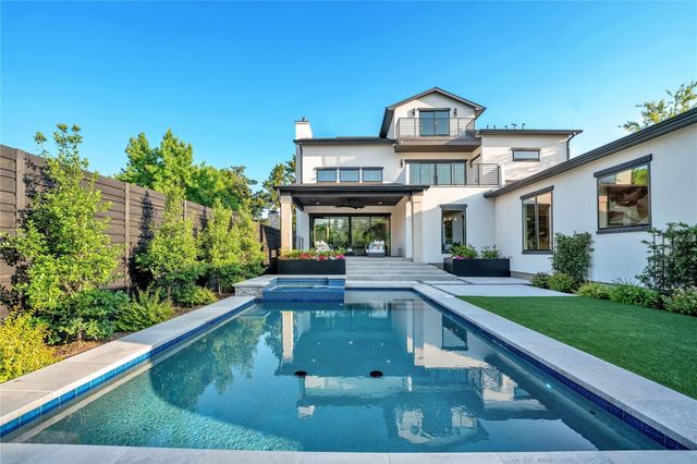 419 W Colorado Boulevard, Dallas, TX 75208