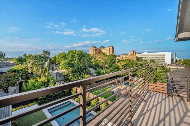 419 W Colorado Boulevard, Dallas, TX 75208