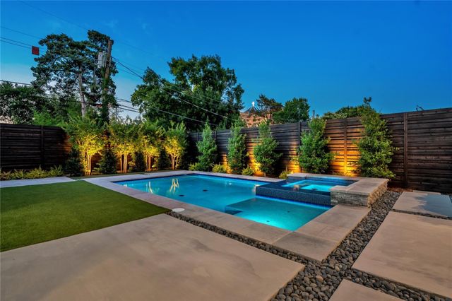 419 W Colorado Boulevard, Dallas, TX 75208