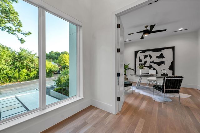 419 W Colorado Boulevard, Dallas, TX 75208