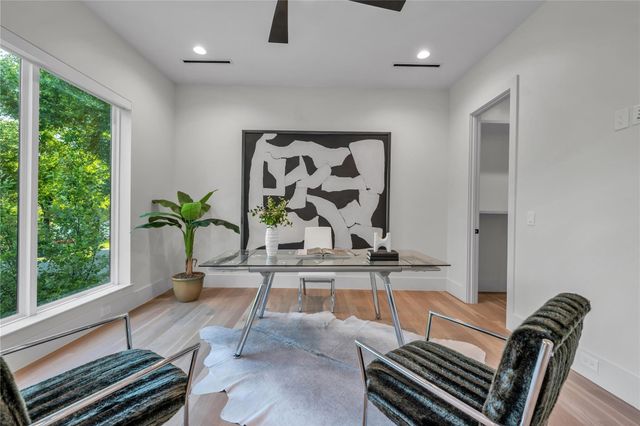 419 W Colorado Boulevard, Dallas, TX 75208