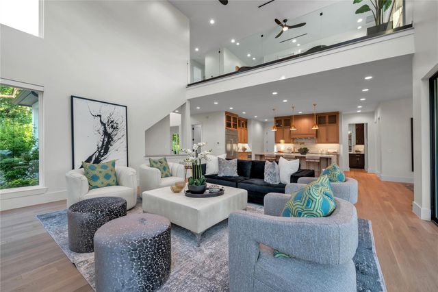 419 W Colorado Boulevard, Dallas, TX 75208