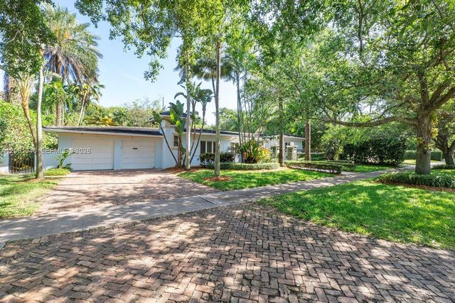 1037 Alfonso Ave, Coral Gables, FL 33146