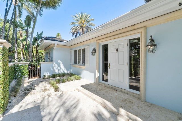 1037 Alfonso Ave, Coral Gables, FL 33146