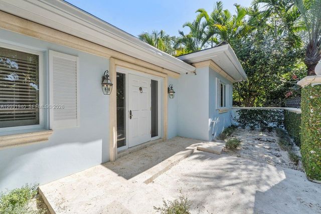 1037 Alfonso Ave, Coral Gables, FL 33146