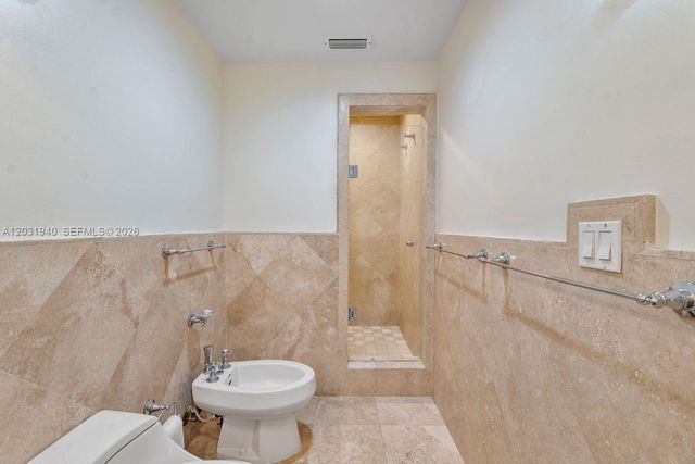 1037 Alfonso Ave, Coral Gables, FL 33146