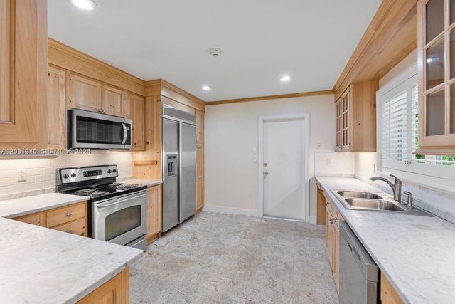 1037 Alfonso Ave, Coral Gables, FL 33146