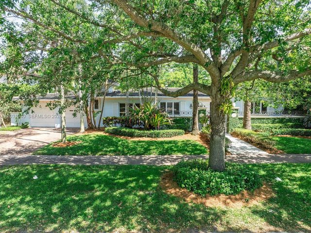 1037 Alfonso Ave, Coral Gables, FL 33146