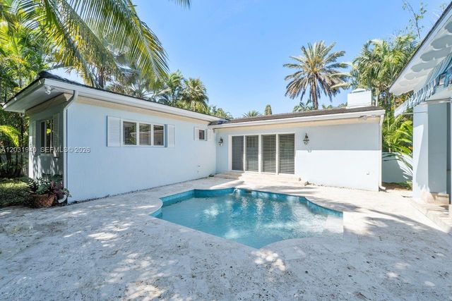 1037 Alfonso Ave, Coral Gables, FL 33146