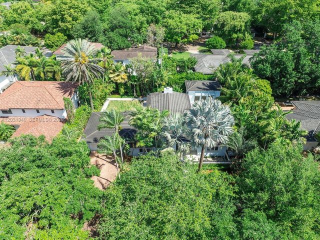 1037 Alfonso Ave, Coral Gables, FL 33146
