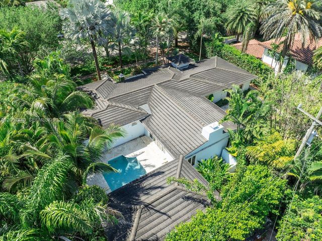 1037 Alfonso Ave, Coral Gables, FL 33146