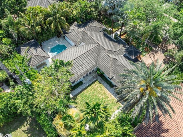 1037 Alfonso Ave, Coral Gables, FL 33146