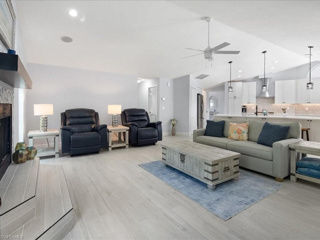 11422 Night Heron DR, Naples, FL 34119