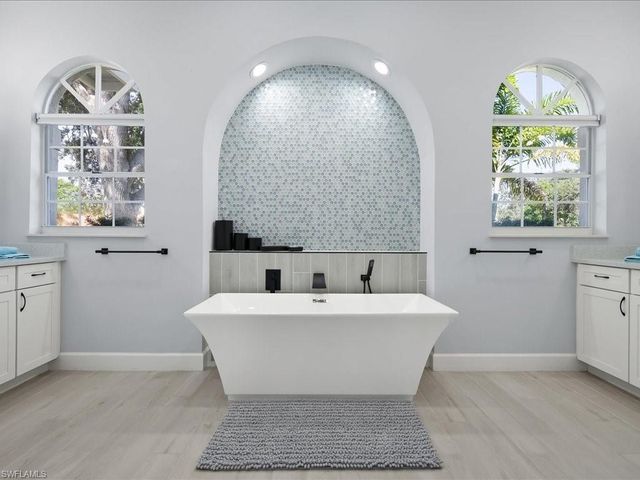 11422 Night Heron DR, Naples, FL 34119