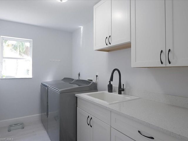 11422 Night Heron DR, Naples, FL 34119