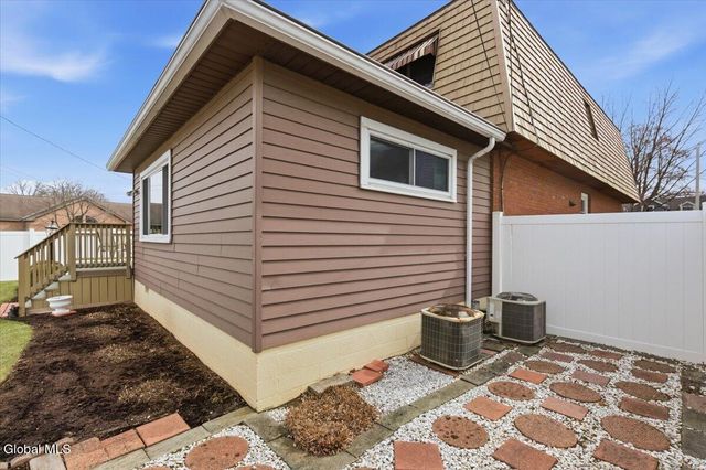 30 Hopewell Street, Albany, NY 12208