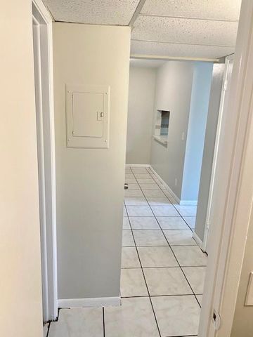 220 Croton Avenue 105, Lantana, FL 33462