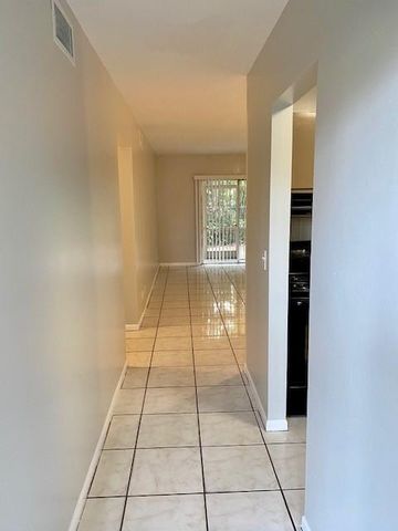 220 Croton Avenue 105, Lantana, FL 33462