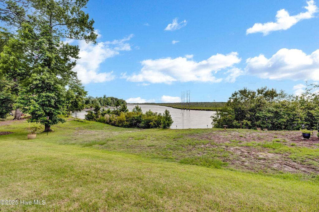 Image 71 of property listing at 3623 White Cliffs Drive, Castle Hayne, NC 28429