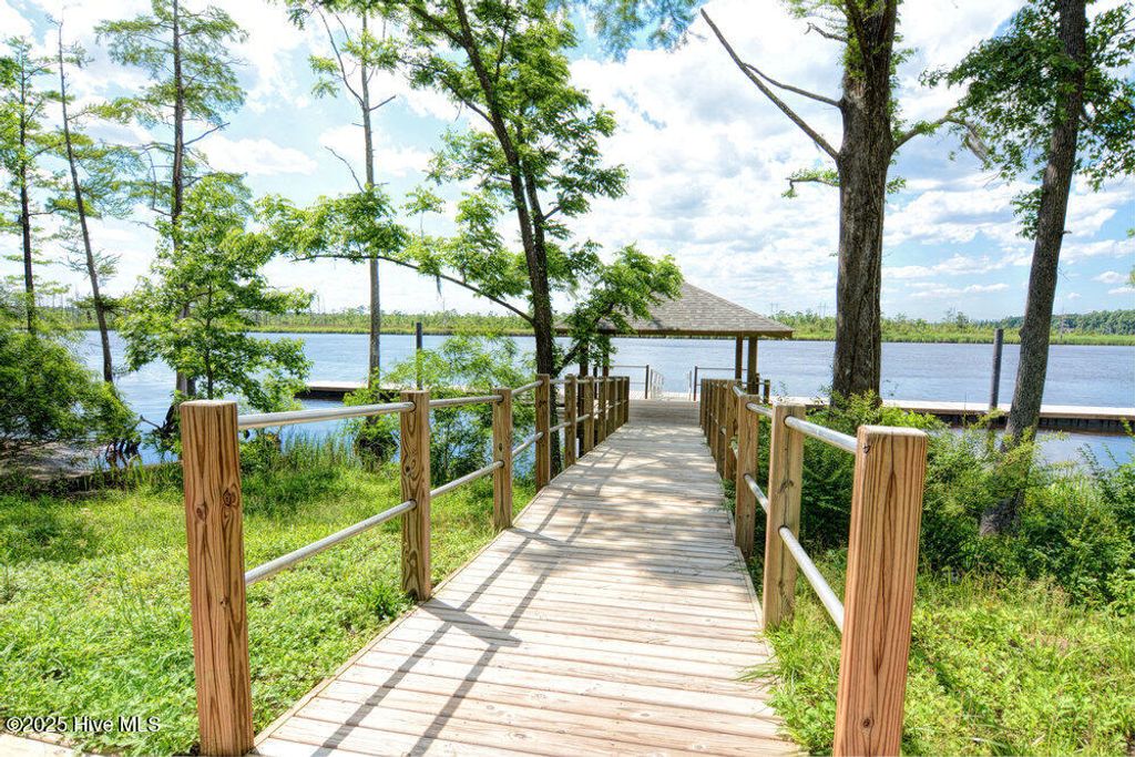 Image 91 of property listing at 3623 White Cliffs Drive, Castle Hayne, NC 28429