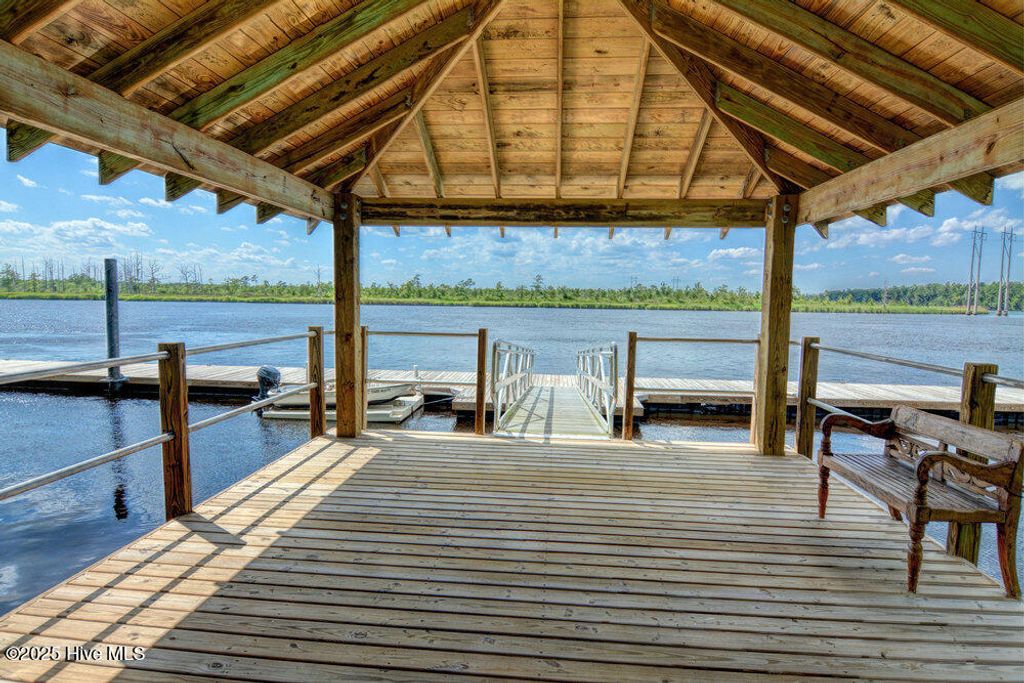 Image 92 of property listing at 3623 White Cliffs Drive, Castle Hayne, NC 28429