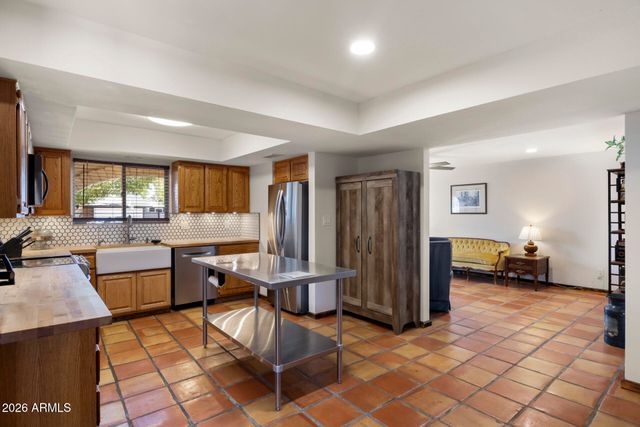 1546 E FLOWER Circle, Mesa, AZ 85204