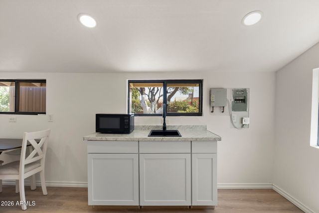 1546 E FLOWER Circle, Mesa, AZ 85204